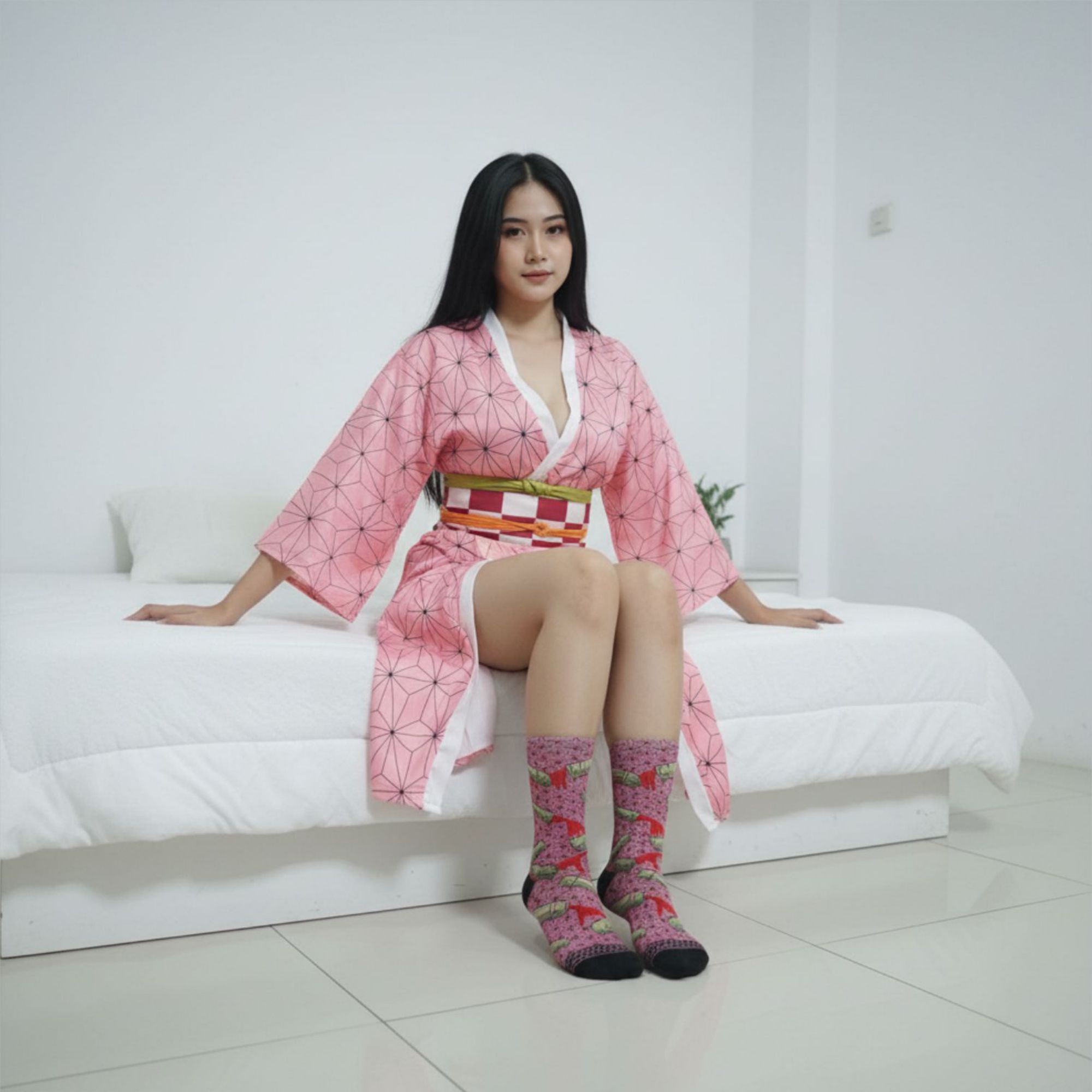 Nezuko Kamado - Premium Socks Starfight - Kimetsu no Yaiba - Gambar 3